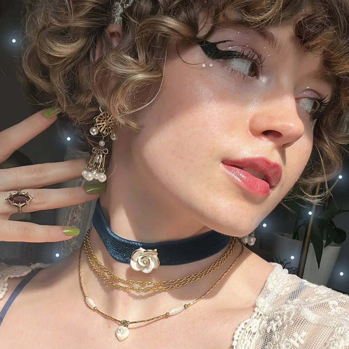 Golden White Cloud Rose Navy Velvet Choker
