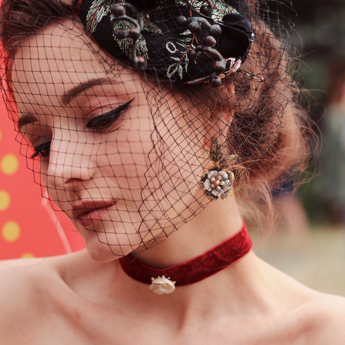 Golden White Cloud Rose Navy Velvet Choker