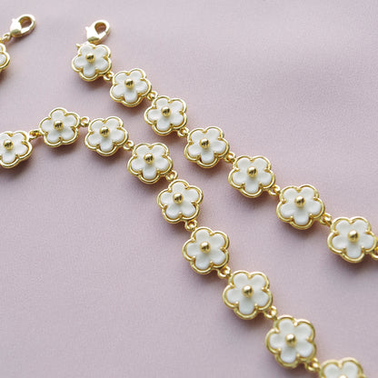 Mini Porcelain Daisy Cluster Necklace