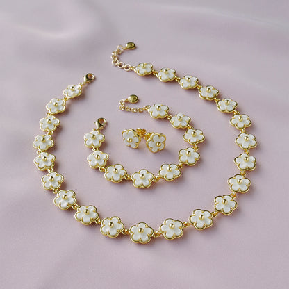 Mini Porcelain Daisy Cluster Necklace