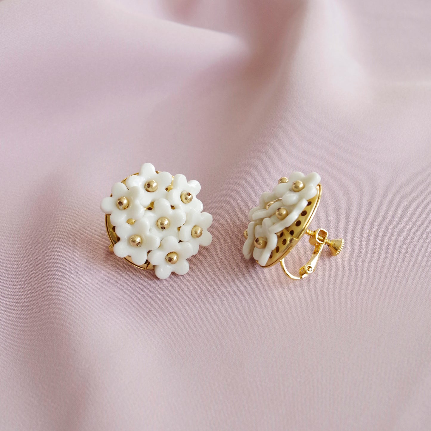 Mini Daisy Cluster Clip Earrings